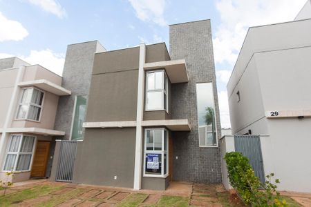 Casa de condomínio para alugar com 80m², 3 quartos e 2 vagasPlaquinha