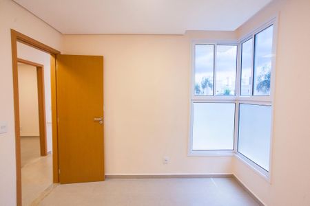 Casa de condomínio para alugar com 80m², 3 quartos e 2 vagasSuite