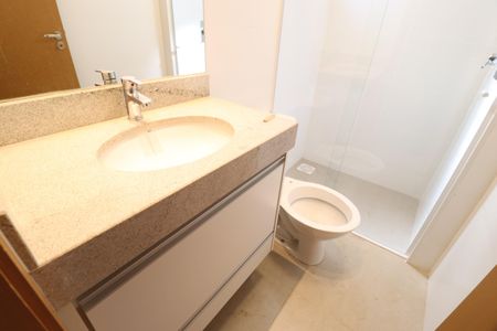 Casa de condomínio para alugar com 81m², 3 quartos e 2 vagasBanheiro da Suíte 3