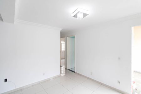 Sala de casa para alugar com 2 quartos, 78m² em Campo Grande, Rio de Janeiro