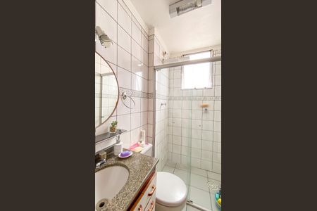 Banheiro de apartamento à venda com 2 quartos, 55m² em Vila Marieta, São Paulo