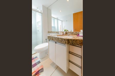 Apartamento para alugar com 102m², 3 quartos e 2 vagas Apartamento para alugar com 102m², 3 quartos e 2 vagasBanheiro social