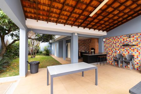 Casa à venda com 560m², 4 quartos e 8 vagas