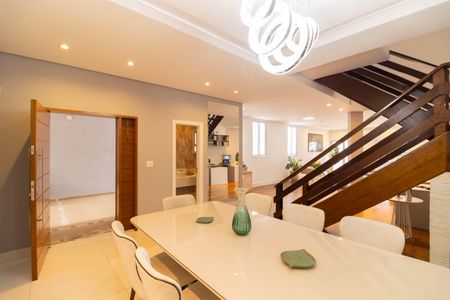 Casa à venda com 560m², 4 quartos e 8 vagas