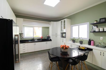 Casa à venda com 560m², 4 quartos e 8 vagas