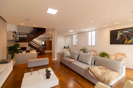 Casa à venda com 560m², 4 quartos e 8 vagas