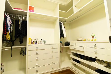 Casa à venda com 560m², 4 quartos e 8 vagas