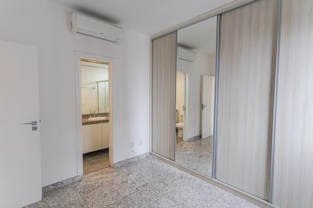 Apartamento à venda com 105m², 3 quartos e 2 vagasSuíte