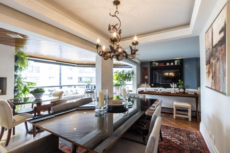 Apartamento à venda com 248m², 4 quartos e 4 vagasSala