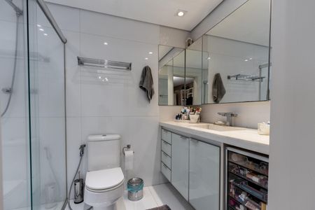 Apartamento à venda com 248m², 4 quartos e 4 vagasQuarto 1 - Banheiro