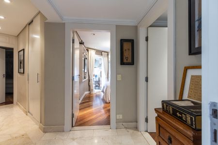 Apartamento à venda com 248m², 4 quartos e 4 vagasHall dos Quartos