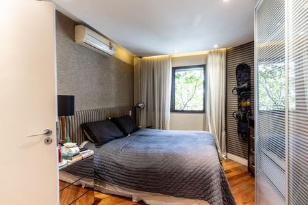 Apartamento à venda com 248m², 4 quartos e 4 vagasQuarto 3 - Suite