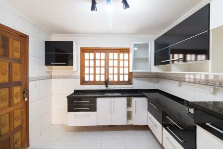 Casa de condomínio para alugar com 120m², 3 quartos e 2 vagas Casa de condomínio para alugar com 120m², 3 quartos e 2 vagasCozinha