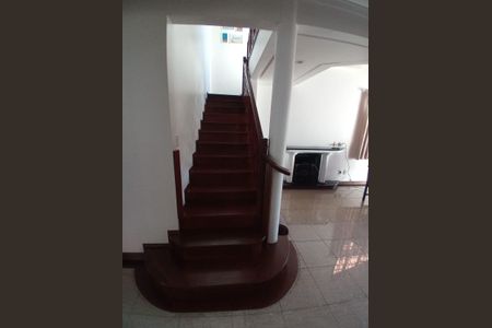 Casa para alugar com 272m², 4 quartos e 2 vagasÁrea externa