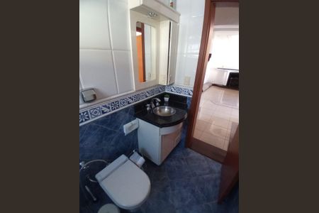 Casa para alugar com 272m², 4 quartos e 2 vagasBanheiro