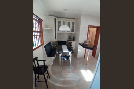 Casa para alugar com 272m², 4 quartos e 2 vagasCozinha