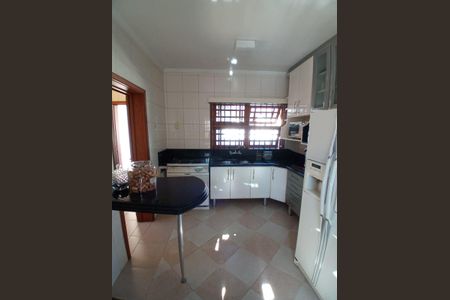 Casa para alugar com 272m², 4 quartos e 2 vagasCozinha