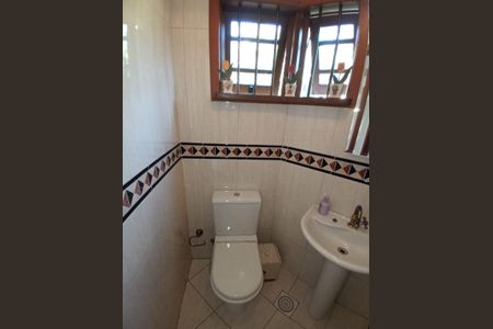 Casa para alugar com 272m², 4 quartos e 2 vagasBanheiro