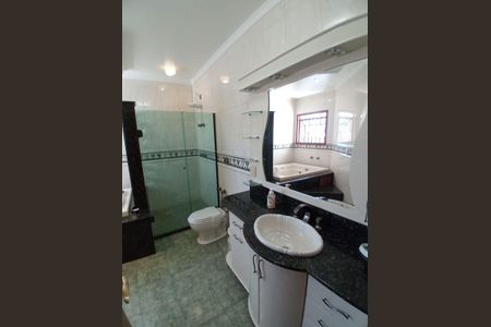 Casa para alugar com 272m², 4 quartos e 2 vagasBanheiro