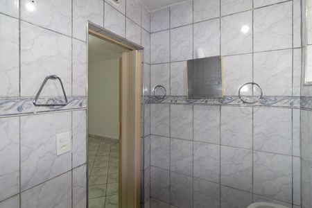 Banheiro de casa para alugar com 1 quarto, 50m² em Vila Tolstoi, São Paulo