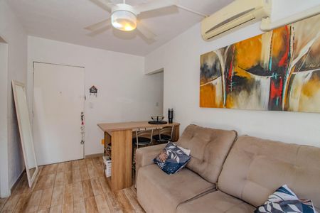 Sala de apartamento à venda com 3 quartos, 70m² em Jardim Sabará, Porto Alegre