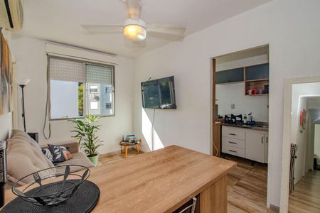 Sala de apartamento à venda com 3 quartos, 70m² em Jardim Sabará, Porto Alegre