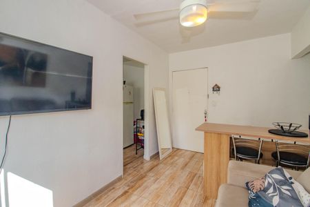 Sala de apartamento à venda com 3 quartos, 70m² em Jardim Sabará, Porto Alegre
