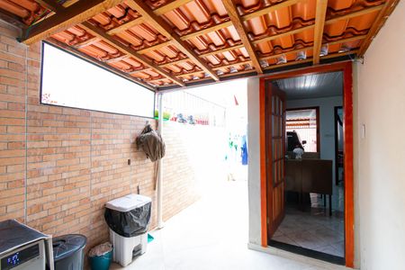 Casa à venda com 80m², 3 quartos e 2 vagas Casa à venda com 80m², 3 quartos e 2 vagasQuintal