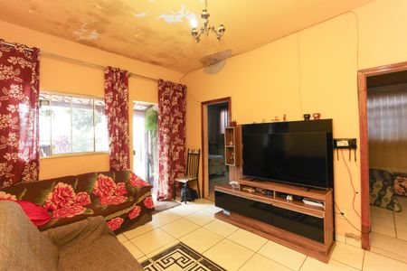 Casa à venda com 2 quartos, 377m² em Flávio Marques Lisboa, Belo Horizonte