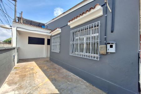 Casa para alugar com 70m², 2 quartos e 1 vagaQuintal