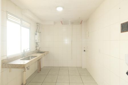 Apartamento para alugar com 42m², 2 quartos e 1 vaga Apartamento para alugar com 42m², 2 quartos e 1 vagaCozinha e Área de Serviço