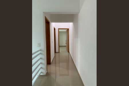 Corredor de casa para alugar com 3 quartos, 141m² em Balneario Praia do Perequê, Guarujá