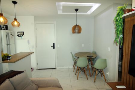 Sala de apartamento para alugar com 2 quartos, 50m² em Vista Alegre, Rio de Janeiro