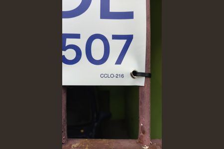 Casa à venda com 120m², 3 quartos e 2 vagas Casa à venda com 120m², 3 quartos e 2 vagasFachada