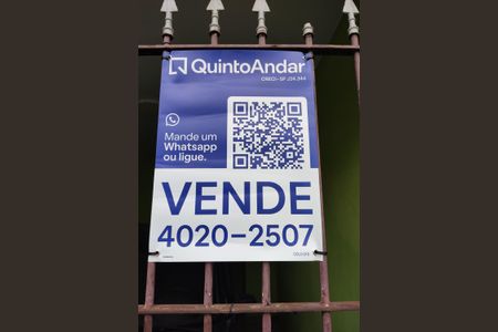 Casa à venda com 120m², 3 quartos e 2 vagas Casa à venda com 120m², 3 quartos e 2 vagasFachada