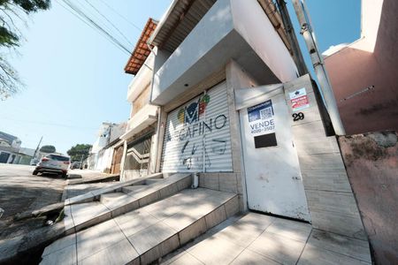 Fachada de casa à venda com 7 quartos, 750m² em Vila Dalila, São Paulo