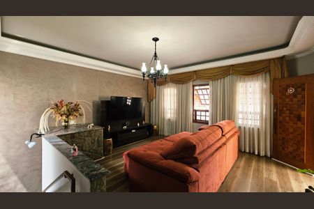 Casa à venda com 250m², 3 quartos e 4 vagas