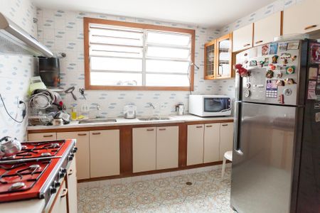 Casa à venda com 300m², 4 quartos e 4 vagascozinha