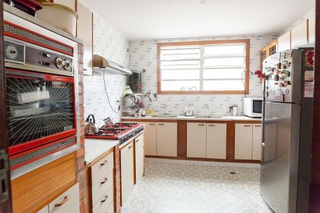 Casa à venda com 300m², 4 quartos e 4 vagascozinha