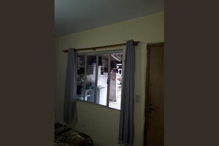 Quarto de casa para alugar com 2 quartos, 103m² em Jardim Maria Tereza, Diadema