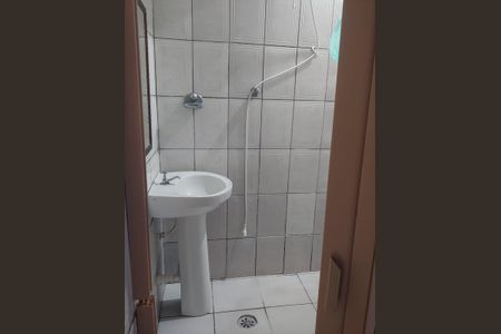 Banheiro de casa para alugar com 2 quartos, 103m² em Jardim Maria Tereza, Diadema