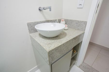 Apartamento para alugar com 71m², 2 quartos e 2 vagasBanheiro Social