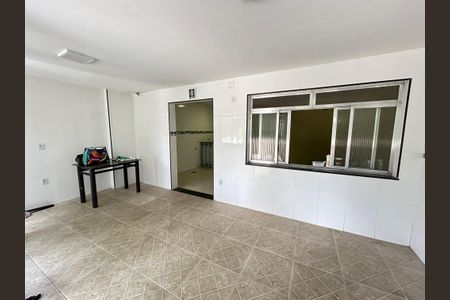 Casa à venda com 100m², 4 quartos e 1 vagaÁrea de Serviço