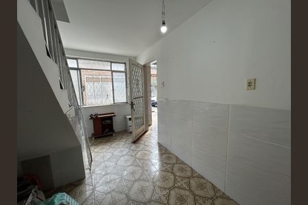 Casa à venda com 100m², 4 quartos e 1 vagaSala