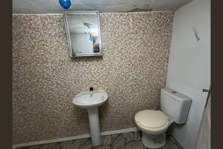 Casa à venda com 100m², 4 quartos e 1 vagaBanheiro 1