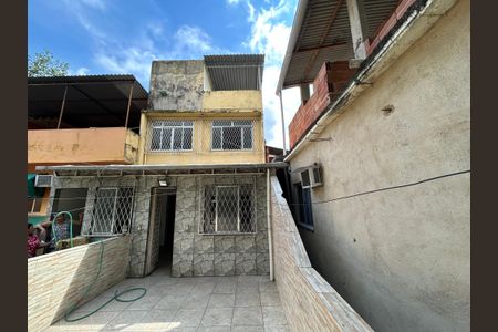 Casa à venda com 100m², 4 quartos e 1 vagaFachada