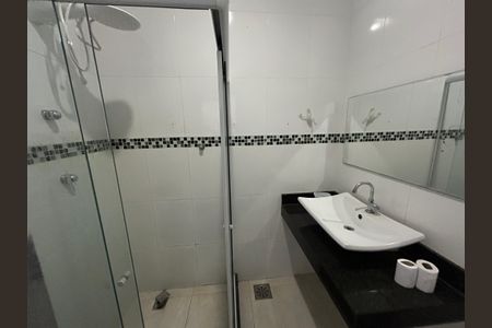 Casa à venda com 100m², 4 quartos e 1 vagaBanheiro 2