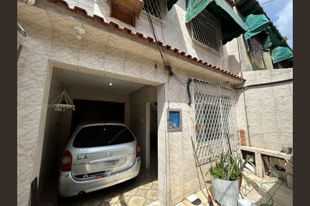 Casa à venda com 100m², 4 quartos e 1 vagaFachada