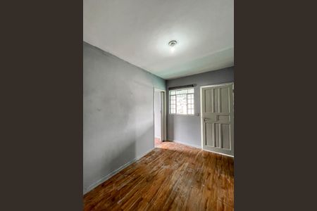 Casa para alugar com 35m², 2 quartos e sem vaga Casa para alugar com 35m², 2 quartos e sem vagaSala