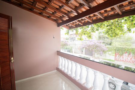 Casa à venda com 267m², 4 quartos e 2 vagas Casa à venda com 267m², 4 quartos e 2 vagasQUARTO SUÍTE 2